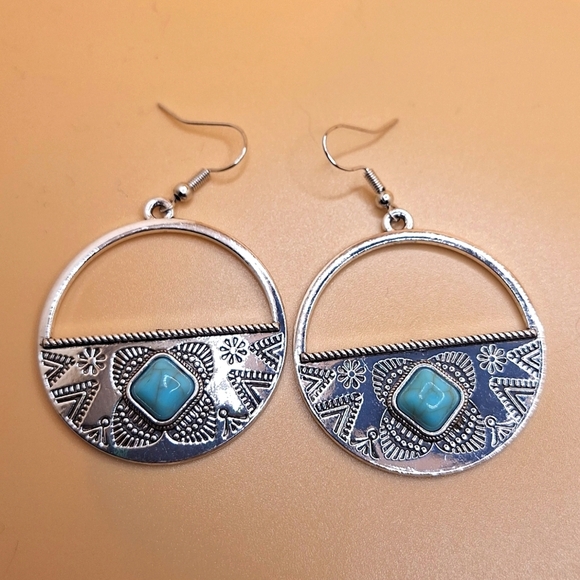 Round boho earring minimalist earrings simulated turquoise center Costu… - Picture 1 of 5